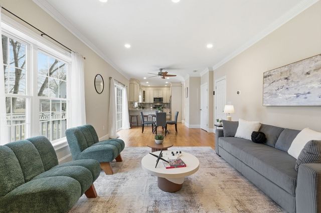 129 Dennison Ave, Framingham, MA 01702