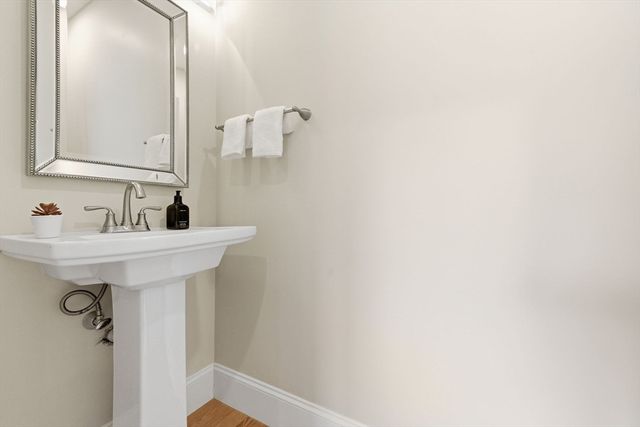 129 Dennison Ave, Framingham, MA 01702