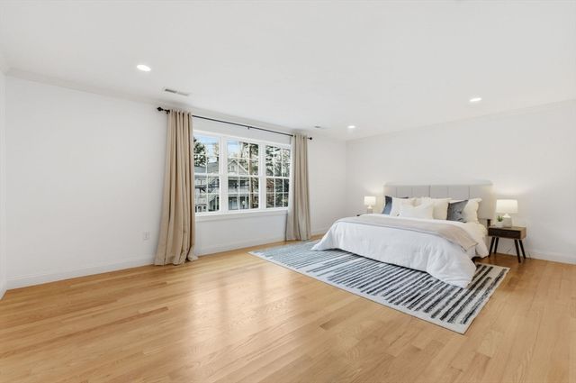 129 Dennison Ave, Framingham, MA 01702