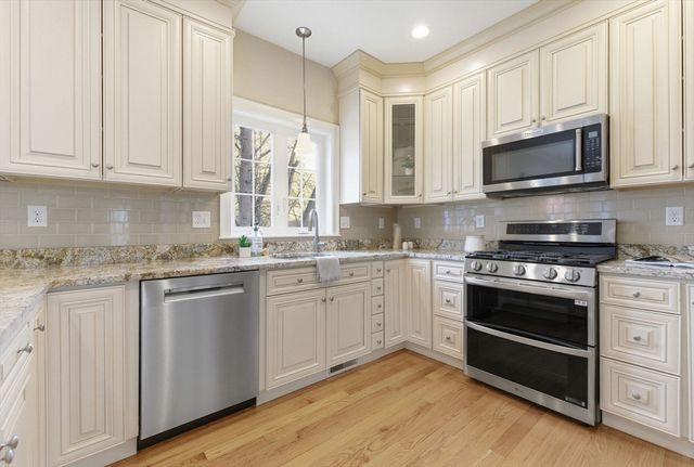 129 Dennison Ave, Framingham, MA 01702