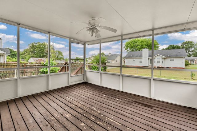 2655 Derby Dr, Clarksville, TN 37040