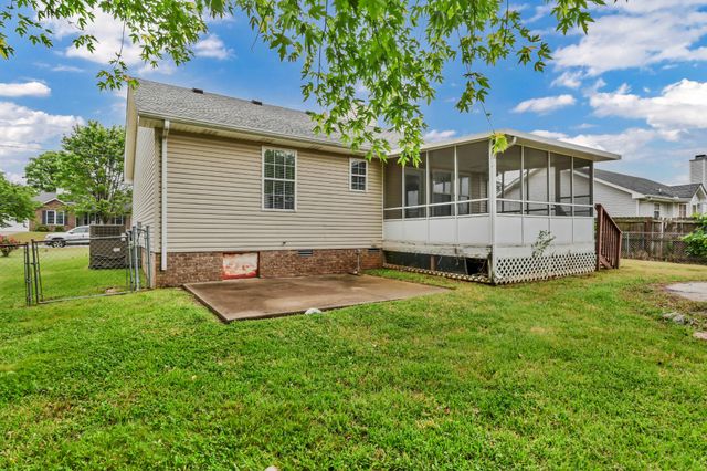 2655 Derby Dr, Clarksville, TN 37040