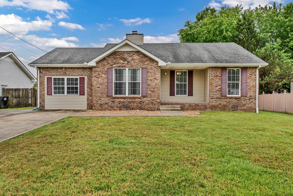 2655 Derby Dr, Clarksville, TN 37040