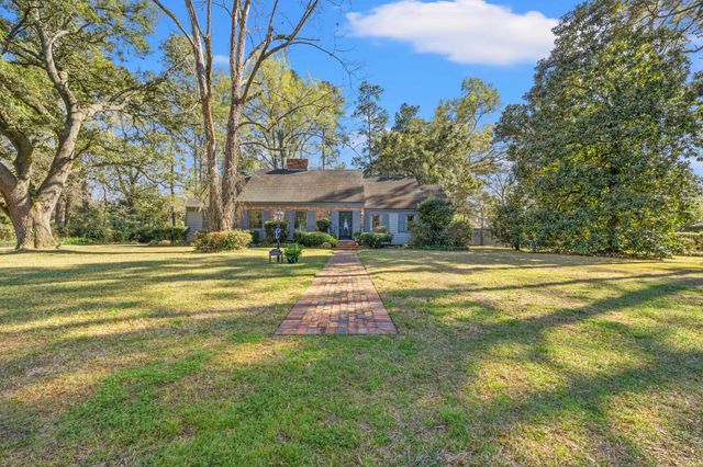 1209 Pinewood Circle, Conway, SC 29526