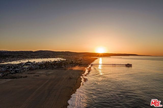 506 W Oceanfront 2, Newport Beach, CA 92661
