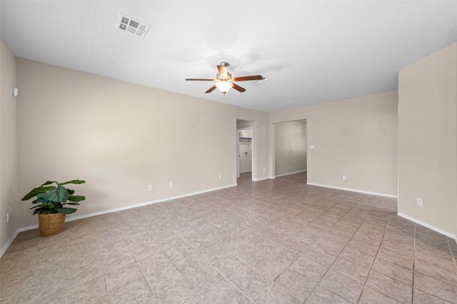 912 Wolcott DR, Leander, TX 78641