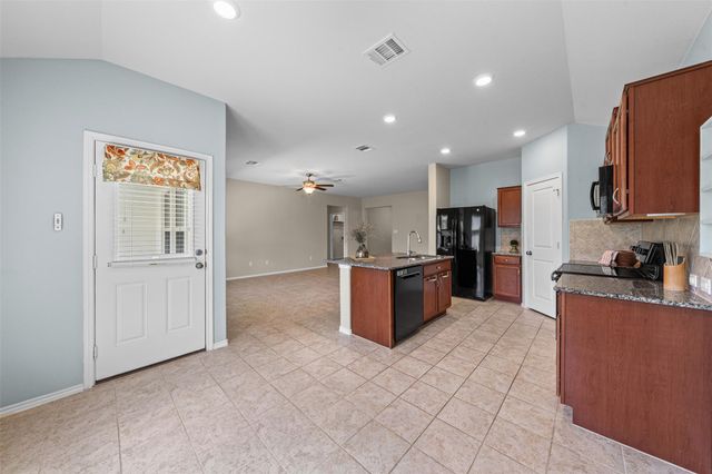 912 Wolcott DR, Leander, TX 78641