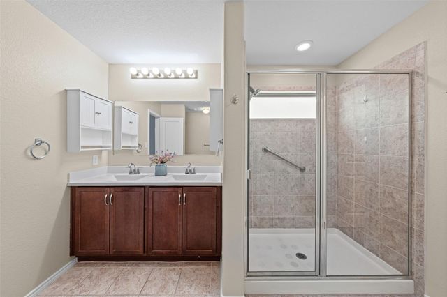 912 Wolcott DR, Leander, TX 78641