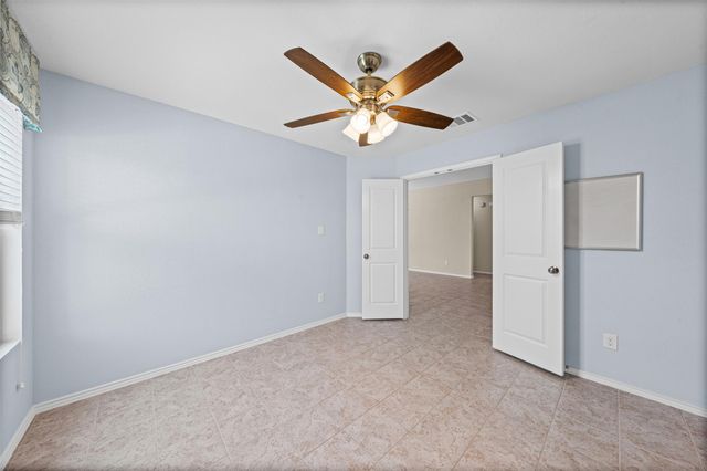912 Wolcott DR, Leander, TX 78641