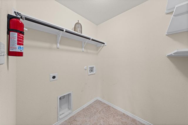 912 Wolcott DR, Leander, TX 78641