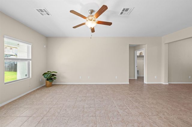 912 Wolcott DR, Leander, TX 78641
