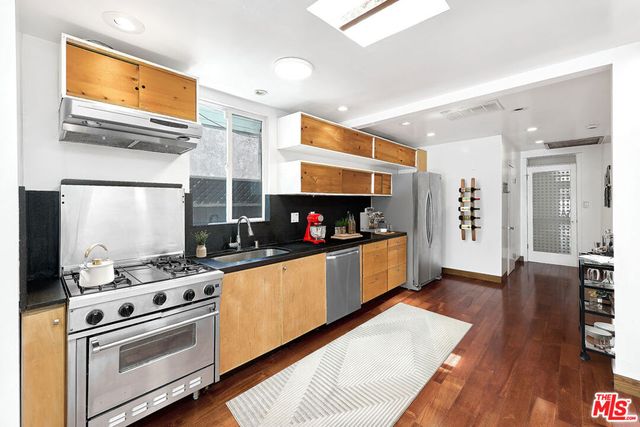 1141 Cabrillo Avenue, Venice, CA 90291