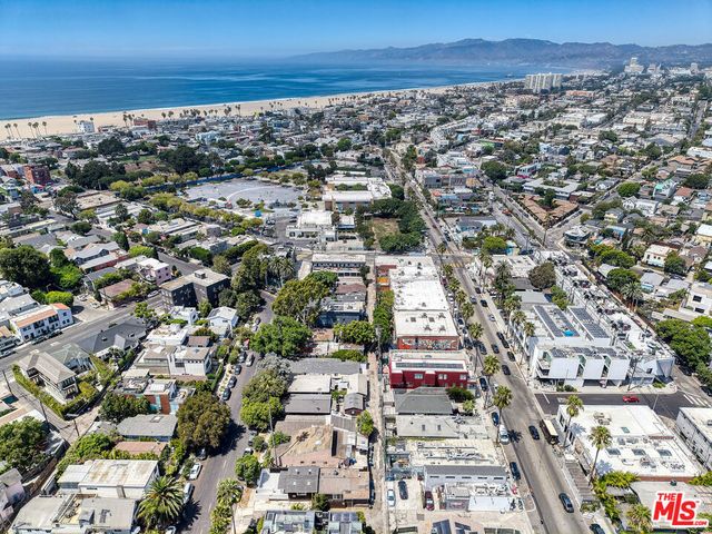 1141 Cabrillo Avenue, Venice, CA 90291