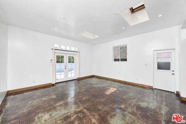 1141 Cabrillo Avenue, Venice, CA 90291