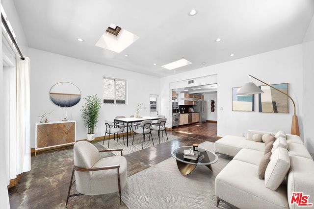 1141 Cabrillo Avenue, Venice, CA 90291