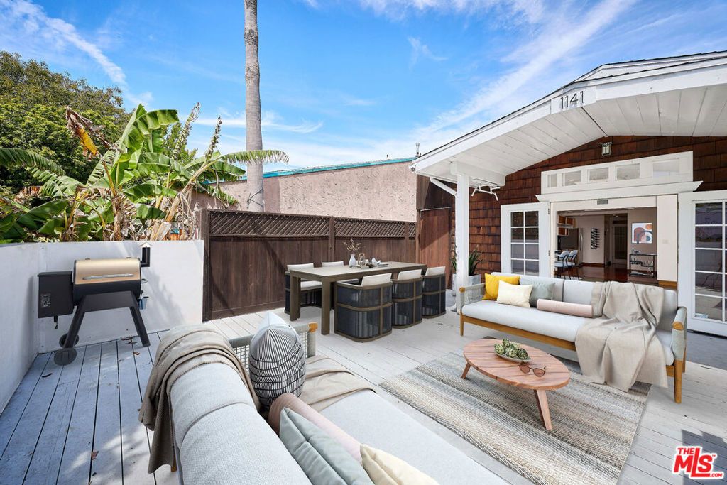 1141 Cabrillo Avenue, Venice, CA 90291