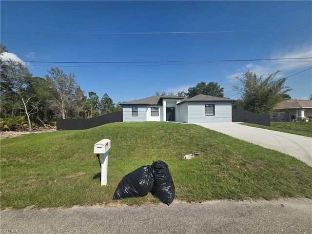 618 Thompson AVE, Lehigh Acres, FL 33972
