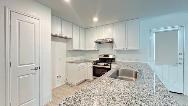 12030 PICARD BND, San Antonio, TX 78221