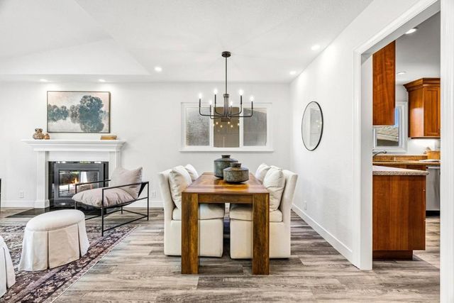 1055 View Way, Pacifica, CA 94044