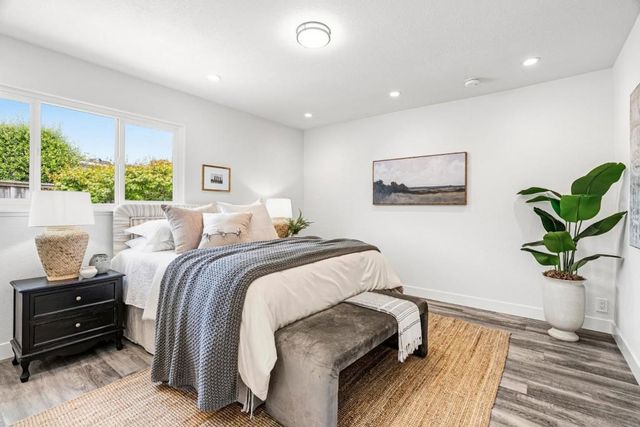 1055 View Way, Pacifica, CA 94044