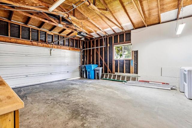 1055 View Way, Pacifica, CA 94044