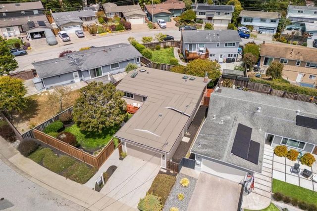 1055 View Way, Pacifica, CA 94044