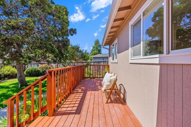 1055 View Way, Pacifica, CA 94044