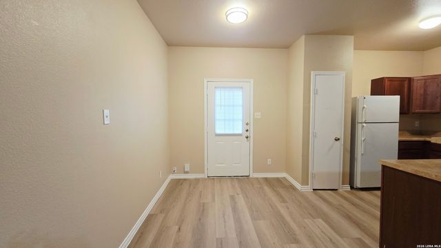 8611 Kingsbury Vw Unit 2, San Antonio, TX 78240