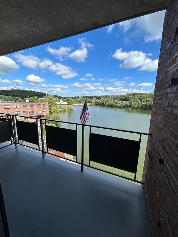 2 Victory Road 27, Lynn, MA 01902