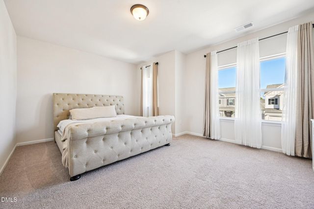 91 Commons Circle, Clayton, NC 27520