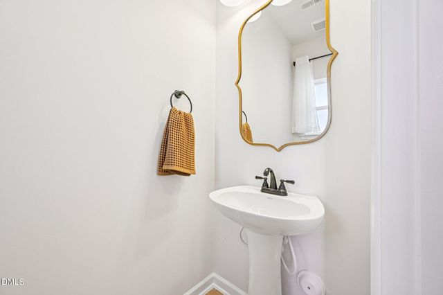 91 Commons Circle, Clayton, NC 27520