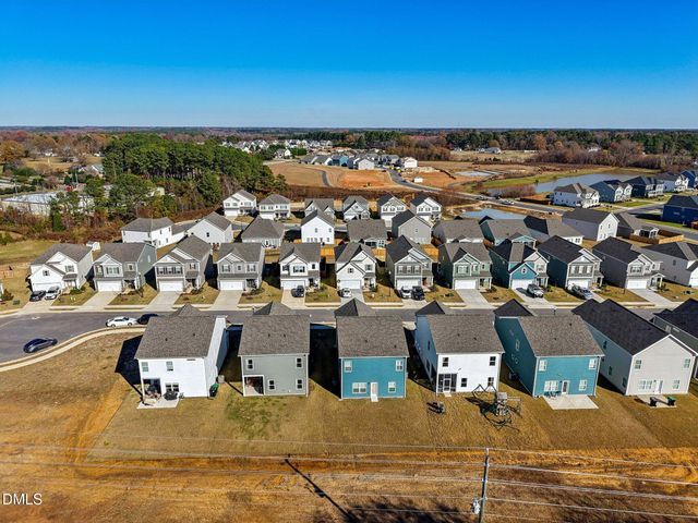 91 Commons Circle, Clayton, NC 27520