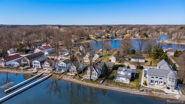 1382 Nita, Putnam Township, MI 48169