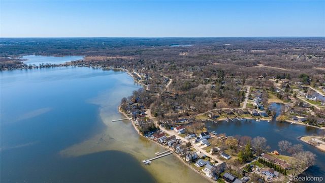 1382 Nita, Putnam Township, MI 48169