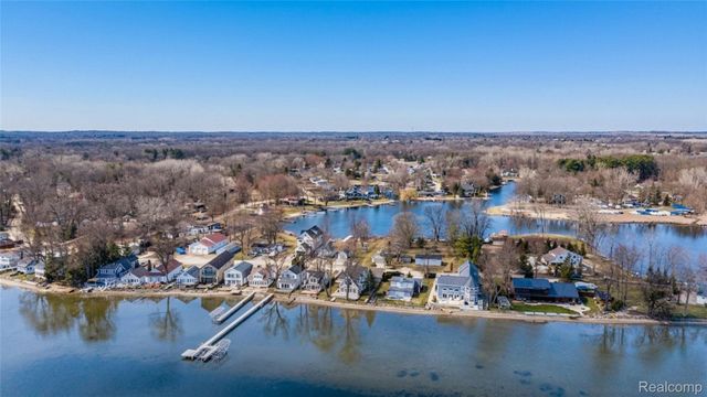 1382 Nita, Putnam Township, MI 48169