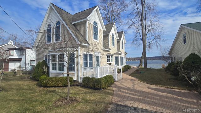 1382 Nita, Putnam Township, MI 48169