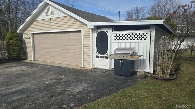 1382 Nita, Putnam Township, MI 48169