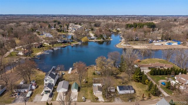 1382 Nita, Putnam Township, MI 48169