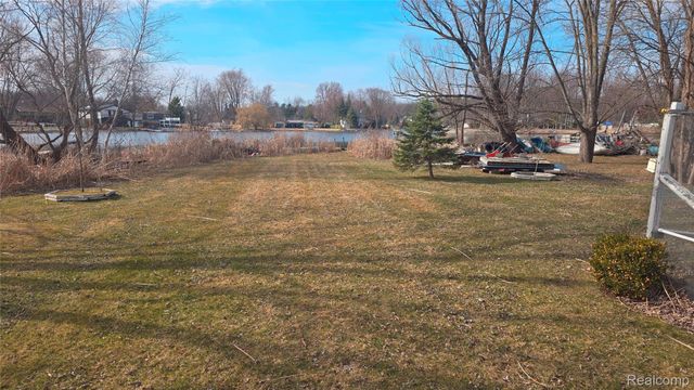 1382 Nita, Putnam Township, MI 48169