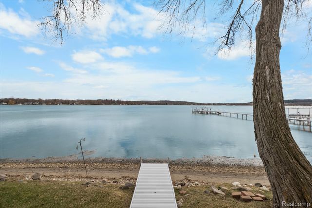 1382 Nita, Putnam Township, MI 48169