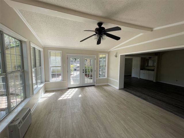6305 Barcelona Drive, Arlington, TX 76016
