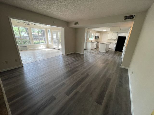 6305 Barcelona Drive, Arlington, TX 76016