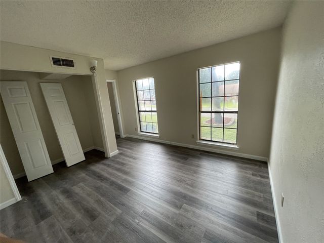 6305 Barcelona Drive, Arlington, TX 76016