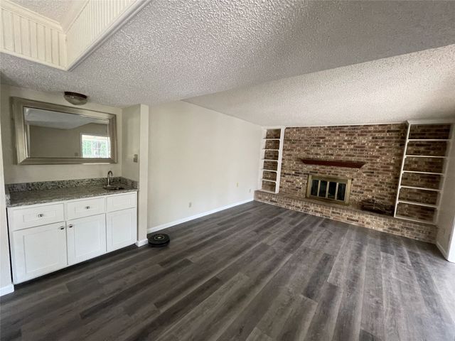 6305 Barcelona Drive, Arlington, TX 76016