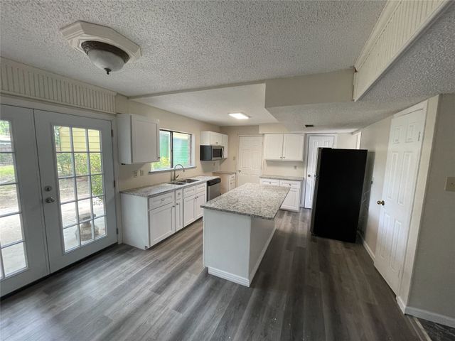 6305 Barcelona Drive, Arlington, TX 76016