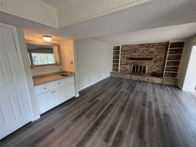 6305 Barcelona Drive, Arlington, TX 76016