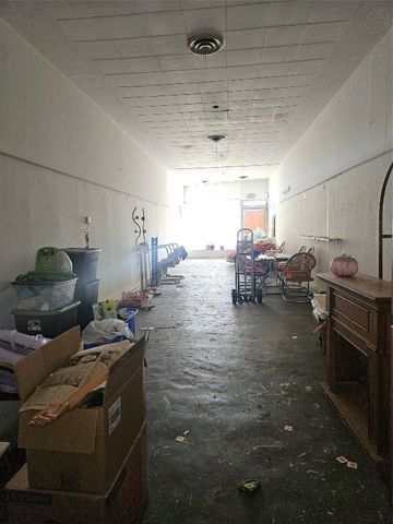 112 E Main Street, Shawnee, OK 74801