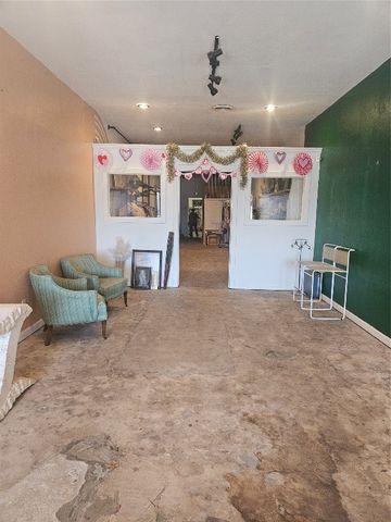 112 E Main Street, Shawnee, OK 74801