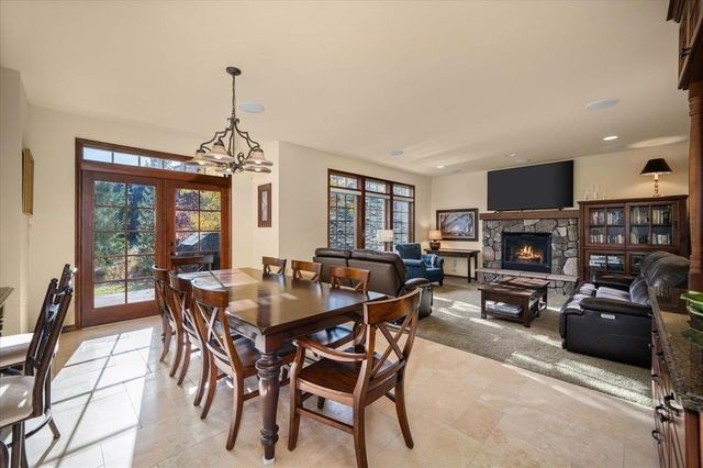 1610 E Eagle Feather Ln, Spokane, WA 99224