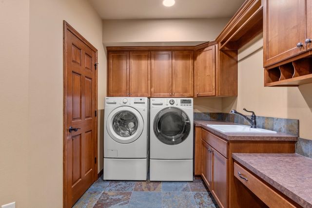 1610 E Eagle Feather Ln, Spokane, WA 99224